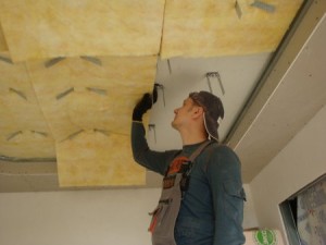 Какой материал предпочтительнее для шумоизоляции потолка?