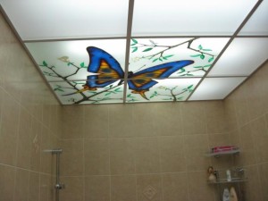 Подвесные потолки в ванную