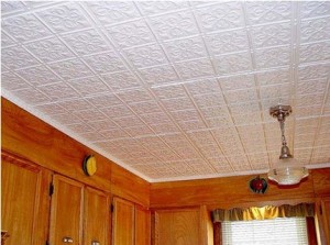 Потолочная плитка на потолок в кухне
