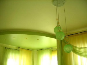 Зеленое сатиновое полотно