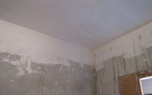 Инструкция, как шпаклевать потолок — видео, фото и этапы процесса