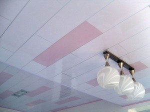 Главные правила монтажа пластиковых ПВХ панелей на потолке
