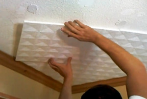 Особенности технологии наклейки плитки на потолок